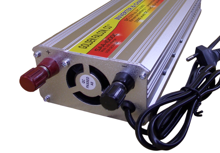 Инвертор напряжения  SAA-1000С  12В - 220В - 1000Вт с зарядкой 