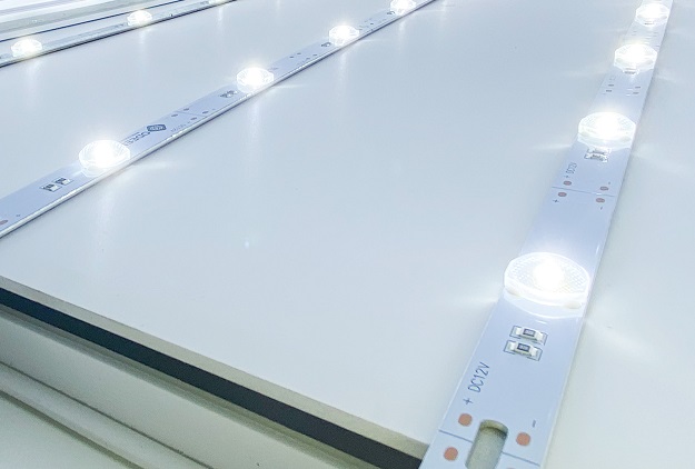 Светодиодная линейка 12В - 12Led/м - 12Вт белая 6000К