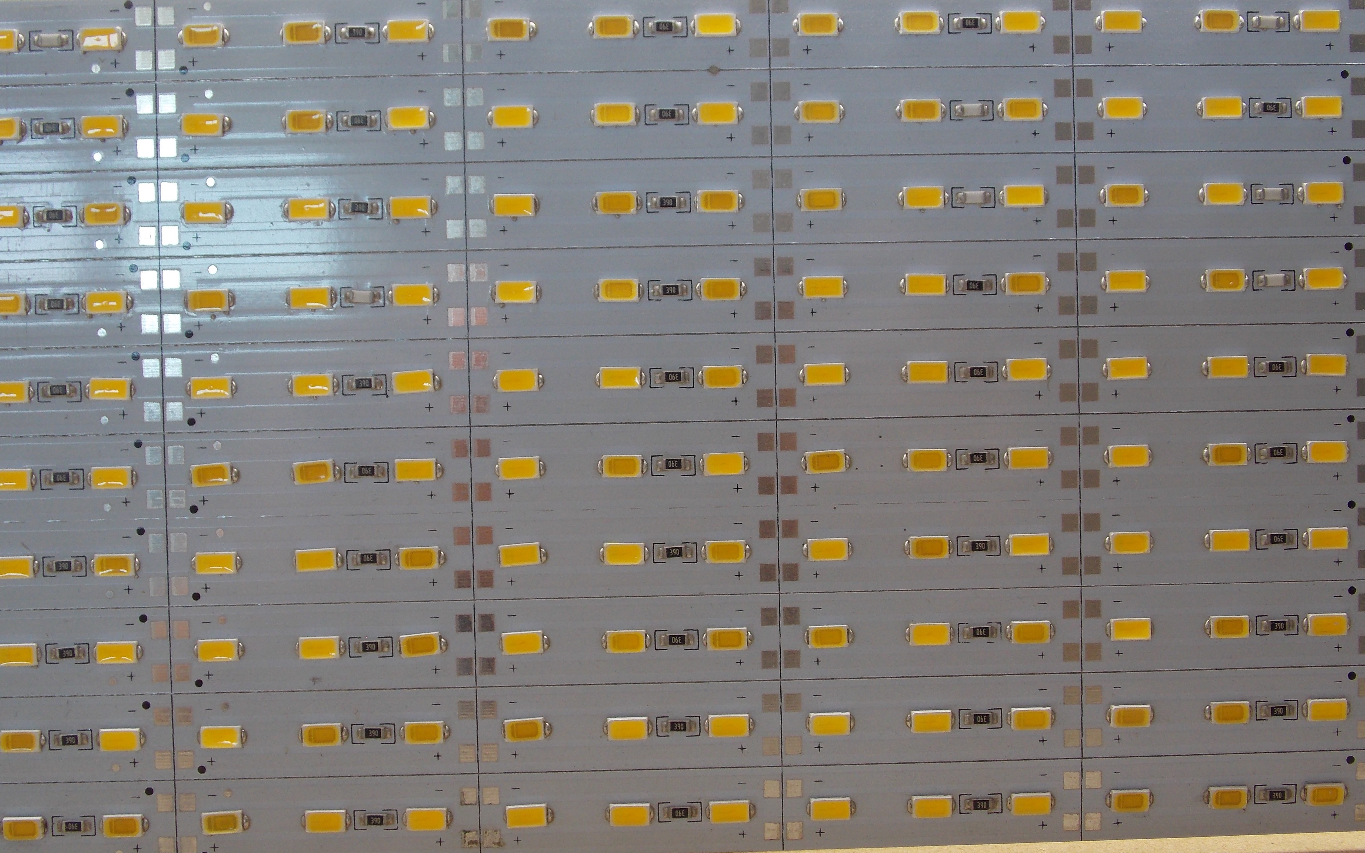 Светодиодная  линейка 12В - 72Led/m - 12Вт белая 3000К