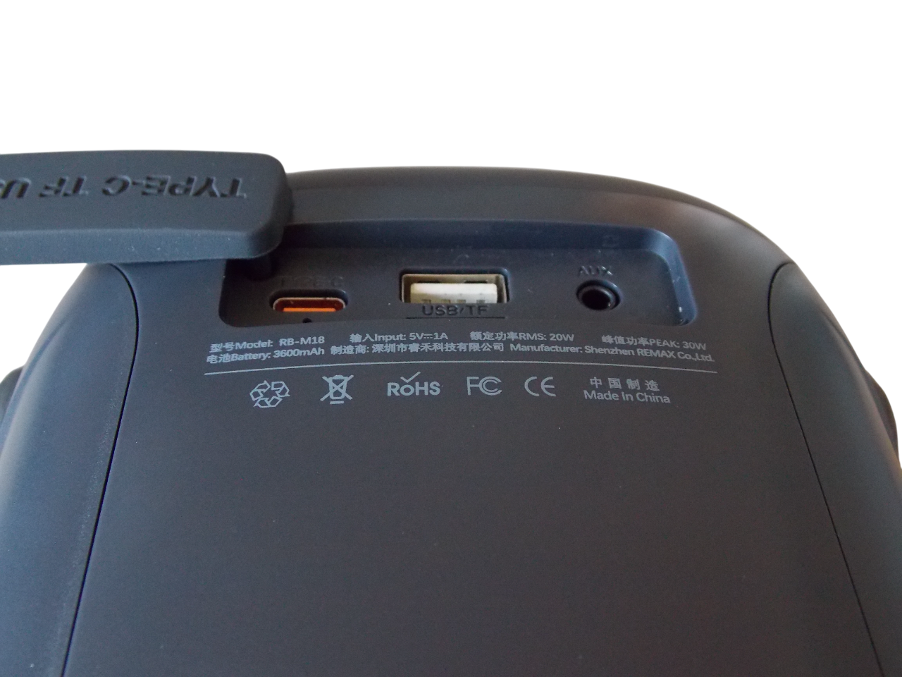 Беспроводная портативная колонка Remax RB-M18 
